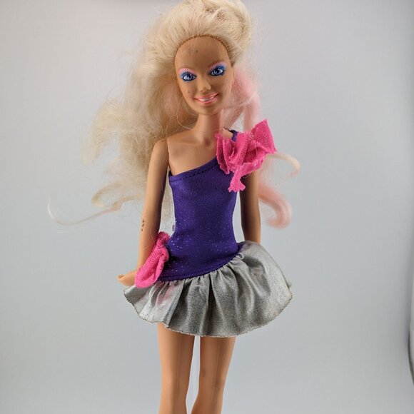 Bundle of 14 Vintage Barbie and Ken dolls - Picture 7 of 15